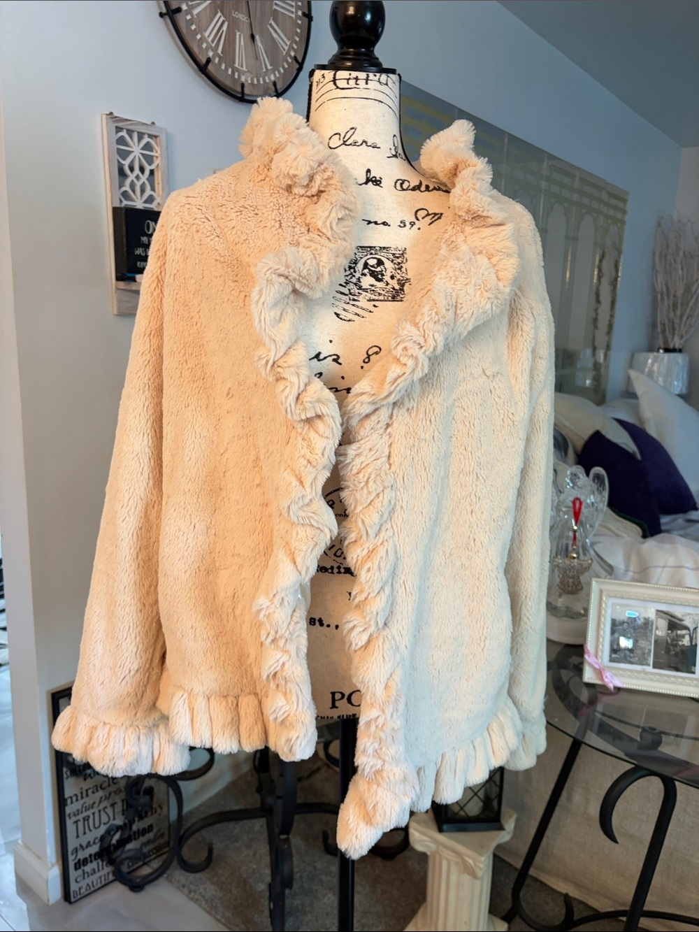 Women's Cream Faux-Fur Ruffle Teddy Jacket